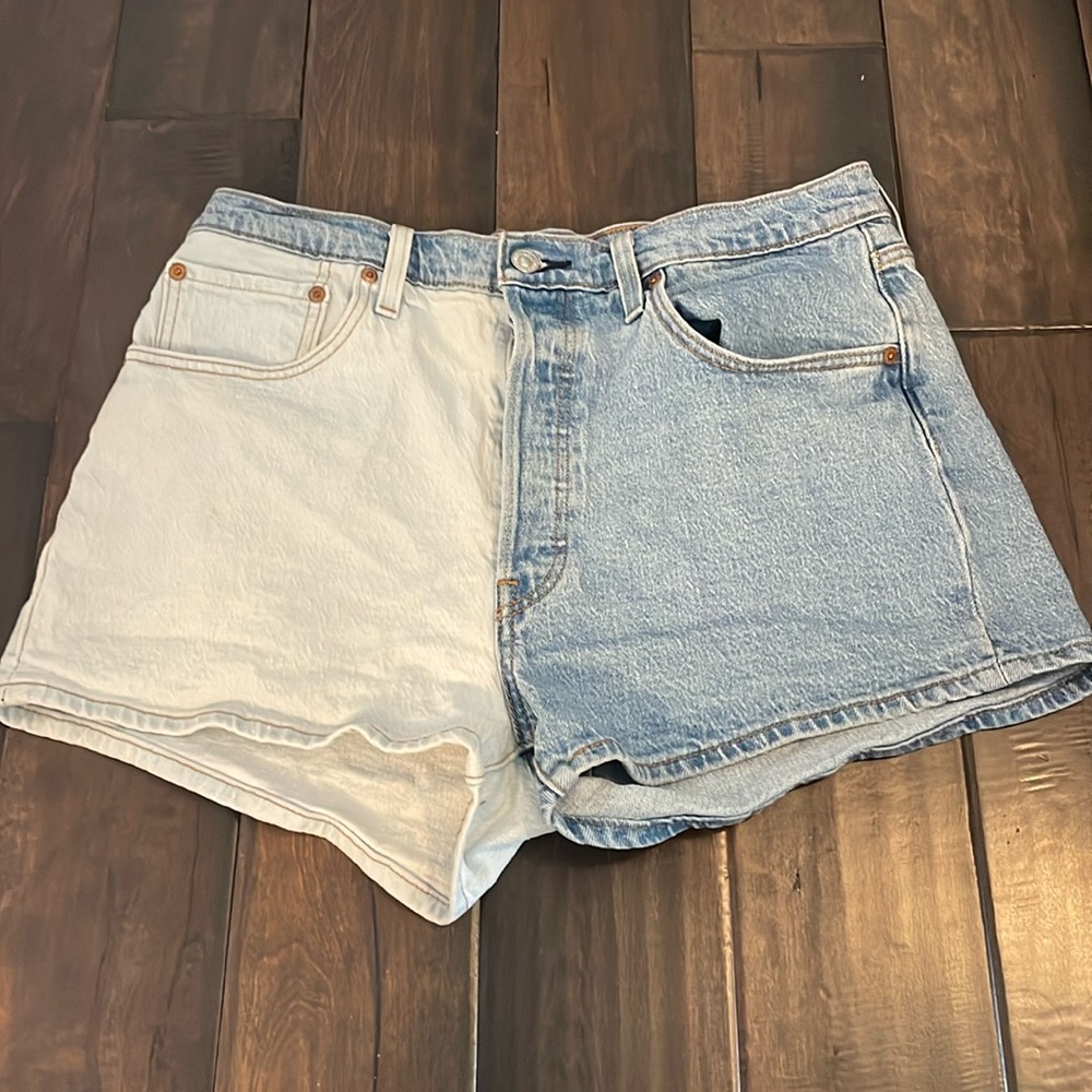 Levi’s Duotone Demin Shorts